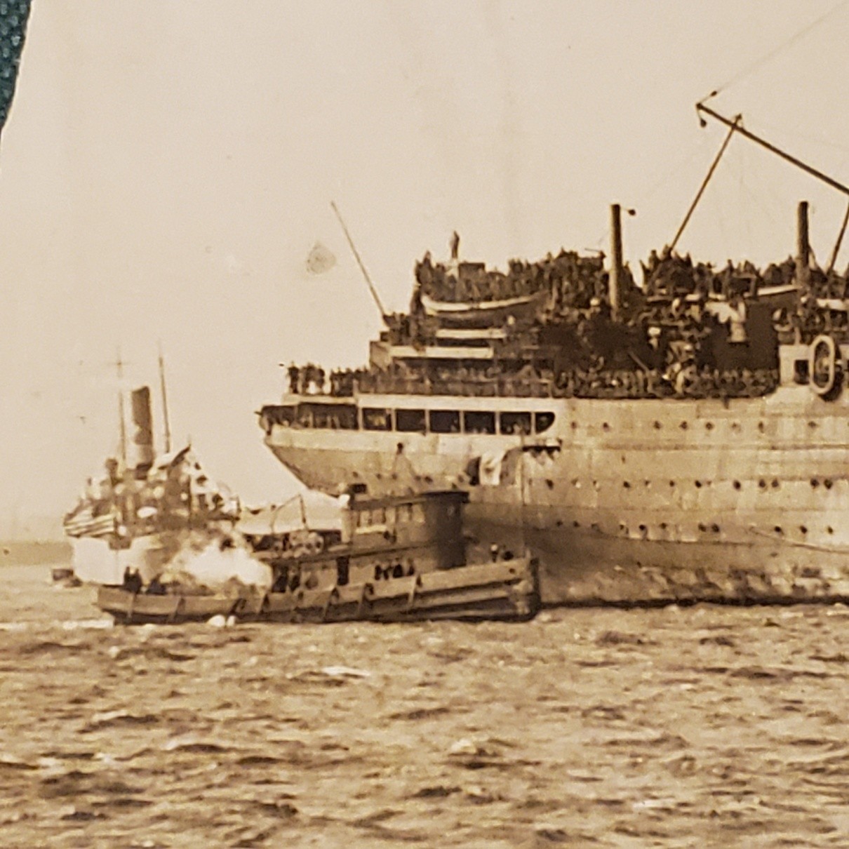 5158----WWI USS Leviathan transport ship photo 19.75 x 12