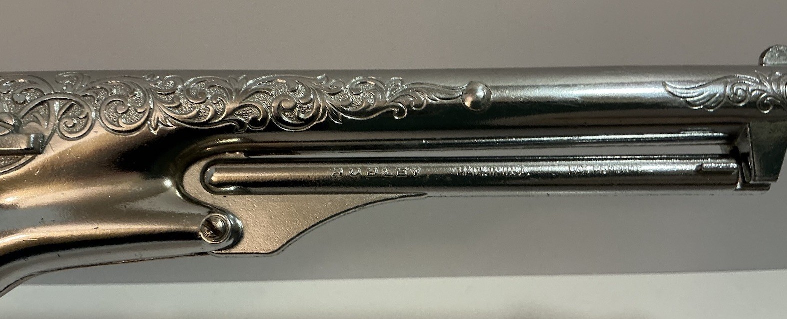 VINTAGE HUBLEY COLT 45 CAP GUN W/ 6 ORIGINAL BULLETS & 4 BOXES OF STALLION CAPS