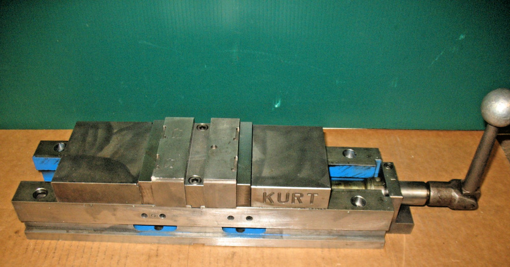 KURT DL400 DOUBLE LOCK MACHINE VISE W/HANDLE ***CLEANED PAINTED GREASED***