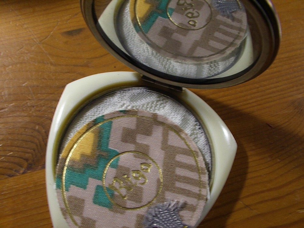 LATVIA POWDER BOX "RIGA"(Black) (AR)