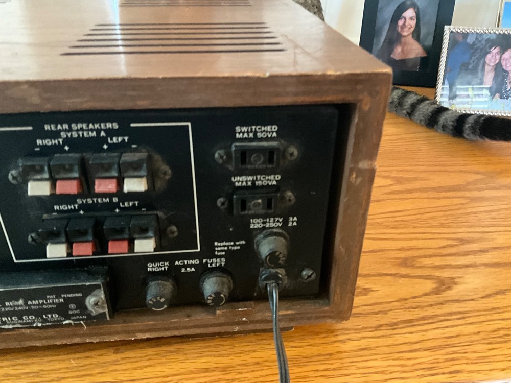 SANSUI 4 CHANNEL REAR AMPLIFIER 230 WATTS MODEL QS-500 FUNCTIONAL NEEDS 3 KNOBS