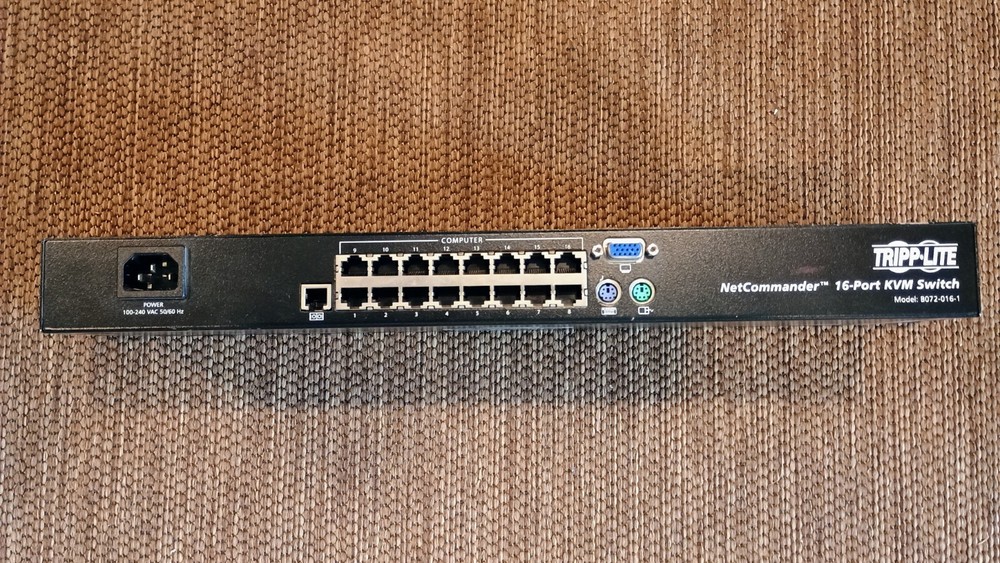 Tripp Lite NetCommander (B0720161) 16-Ports Rack-Mountable KVM switch PS/2...
