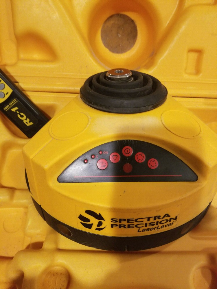 SPECTRA LASER LEVEL PRECISON WITH REMOTE & CASE