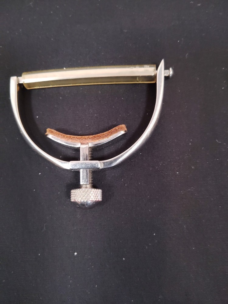 Elliott guitar chrome capo