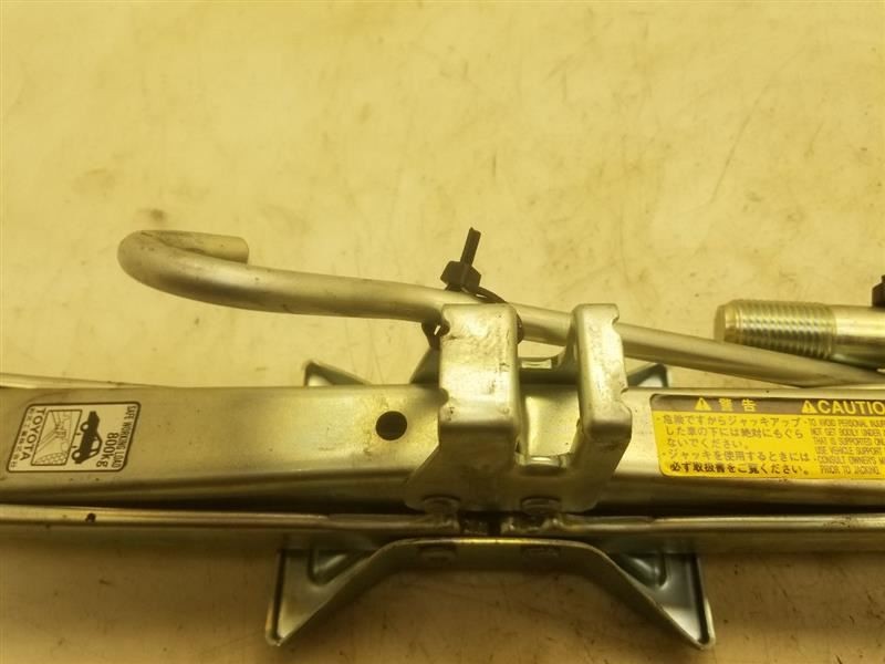 2011 SCION XB JACK WITH TOOL KIT