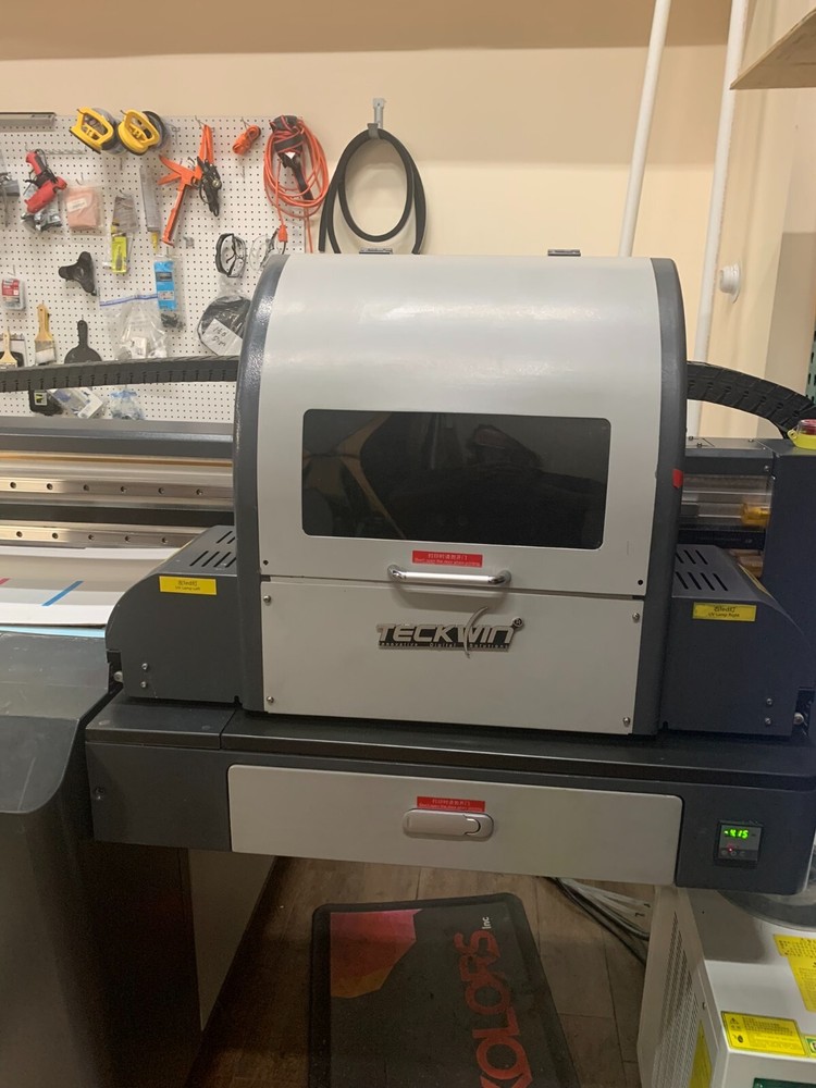 Professional Flatbed UV Printer TECKSTORM 2513L UV Flatbed Digital Printer - 7 H