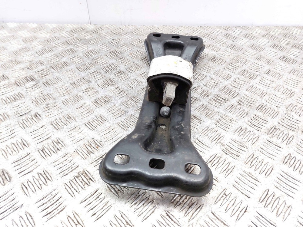 MERCEDES E CLASS C207 AUTOMATIC GEARBOX MOUNT BRACKET A2042422501 2014