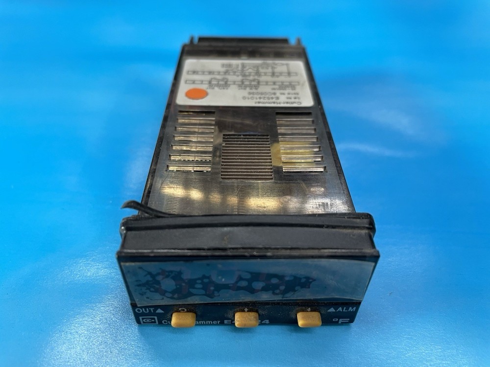 Cutler-Hammer Temperature Controller CAT # E45241010