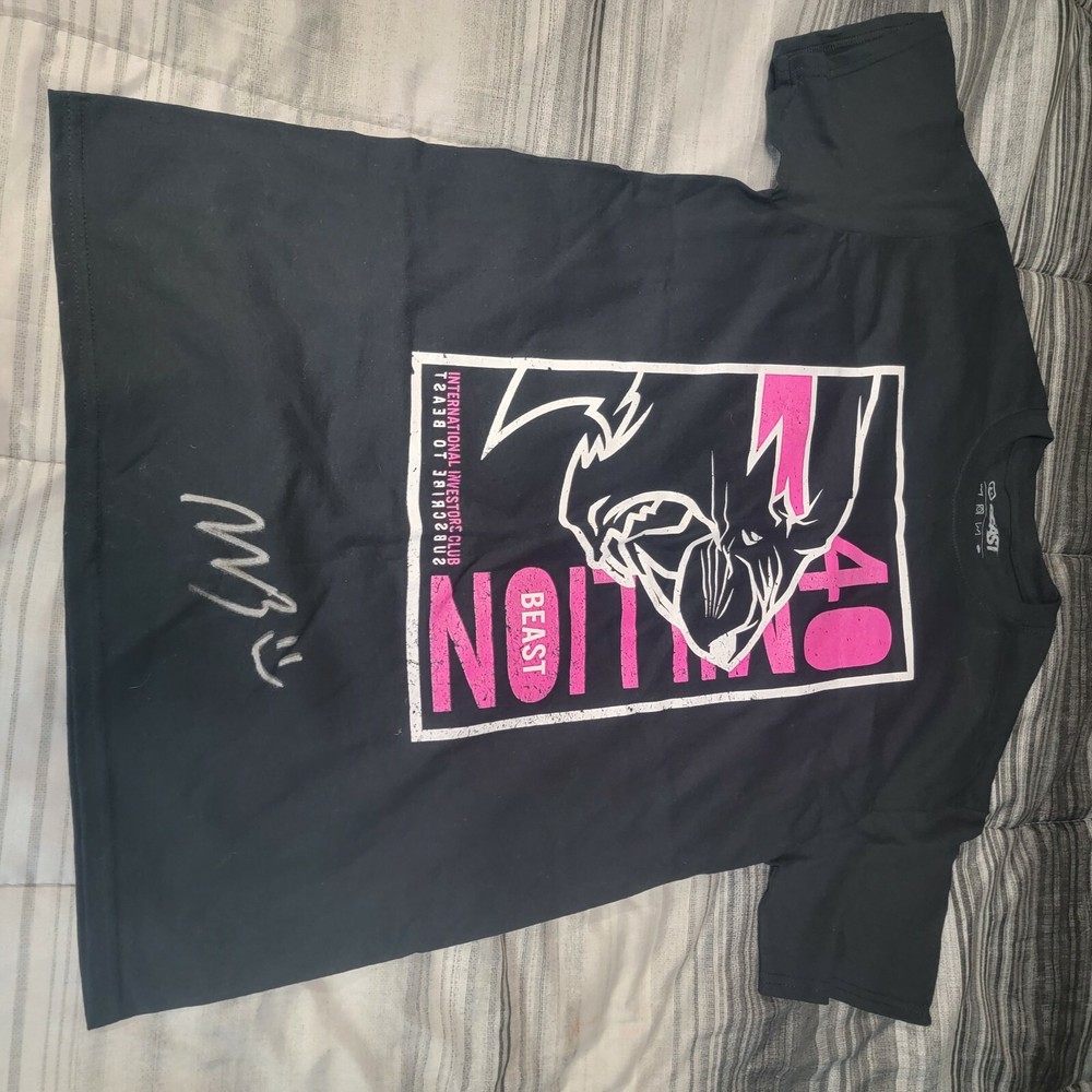 Mr beast 40 million subscribers black medium sized tshirt