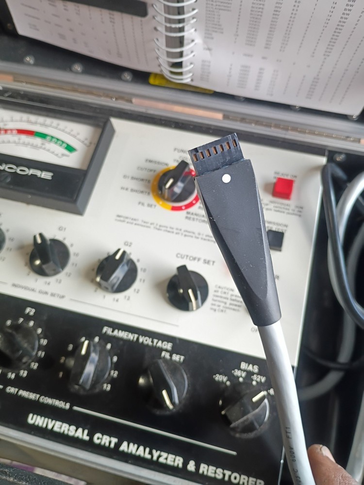 Sencore CR70 Universal CRT Beam Analyzer Rejuvenator POWERS ON UNTESTED As-Is