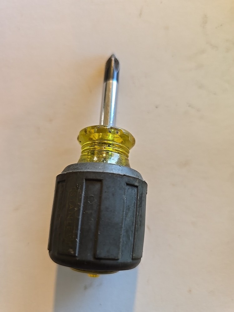 Stanley USA Hand Tools 2-Point Grip Phillips Tip Stubby Screwdriver 65-905