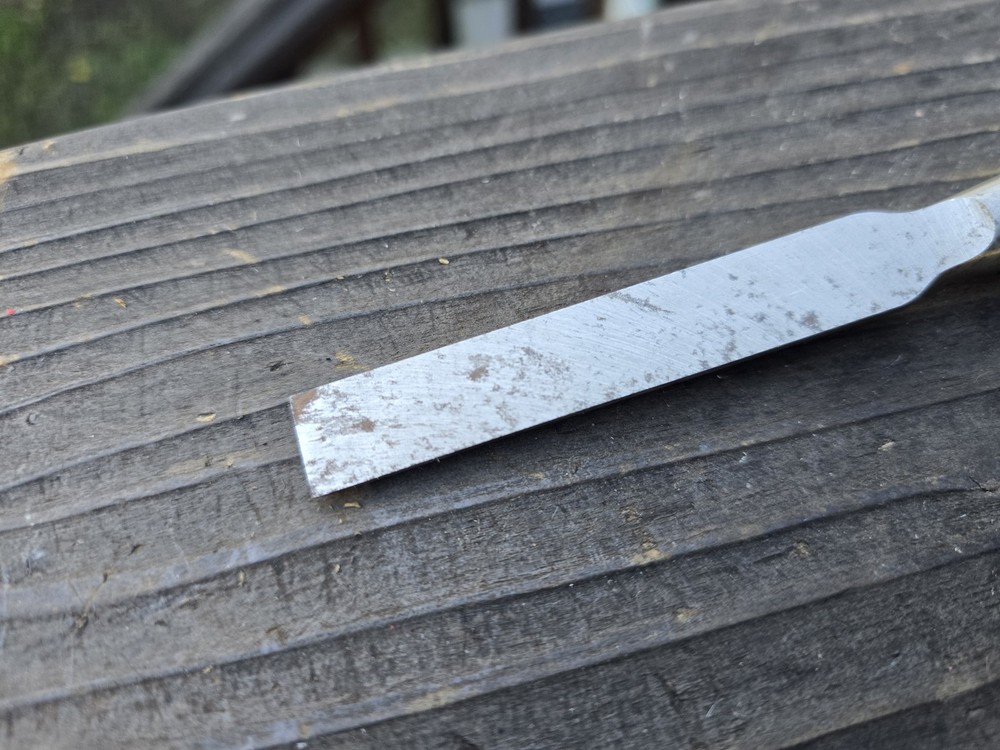 BLACK & DECKER 1/2" Bevel Edge Chisel 8 1/2" Long. Sharp !!