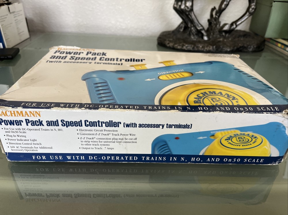 Bachmann Blue Power Pack and Speed Controller with AC Accessory Terminals