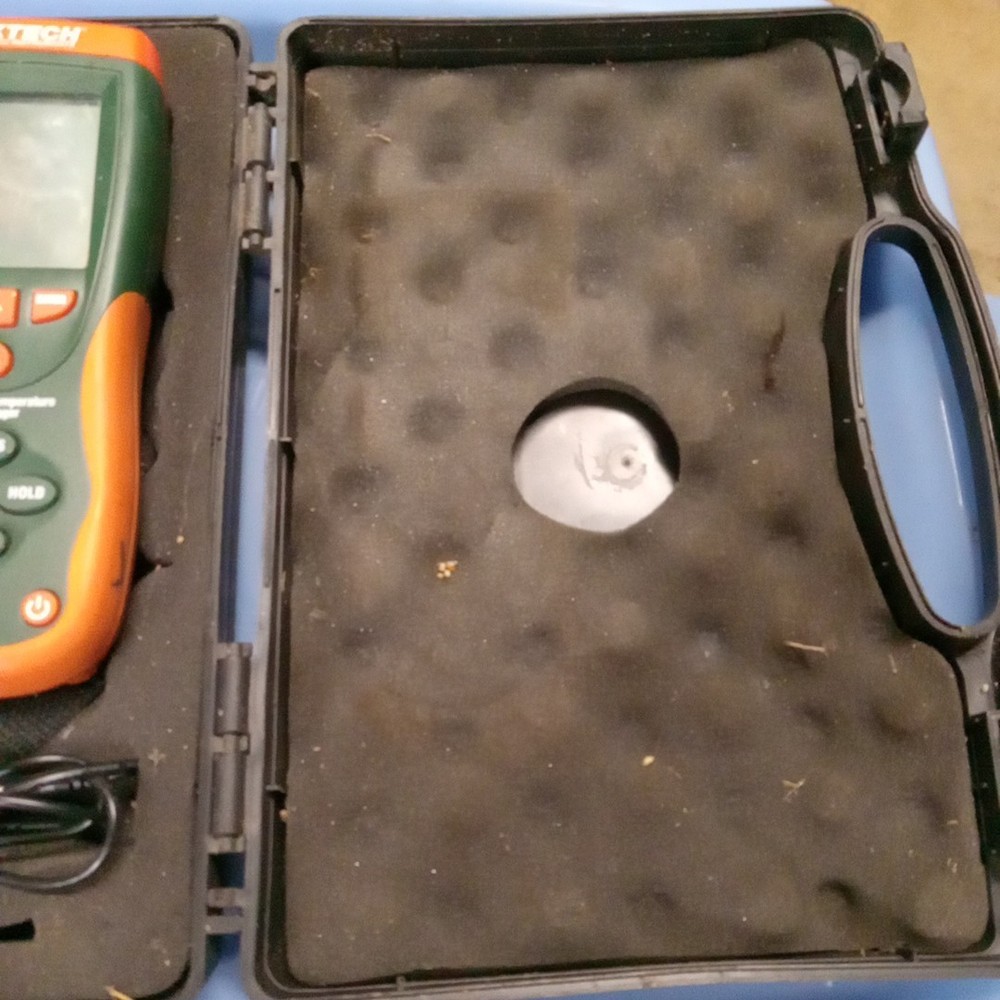 extech instruments hd200 Differential temperature data logger Needs Cleaned