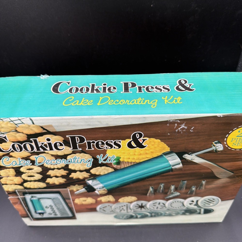 23 Piece Cookie Press & Cake Decorating Kit In Box