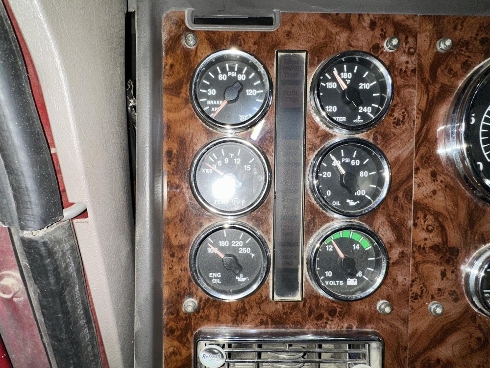 International 9400 GAUGE Dash Panel - Used