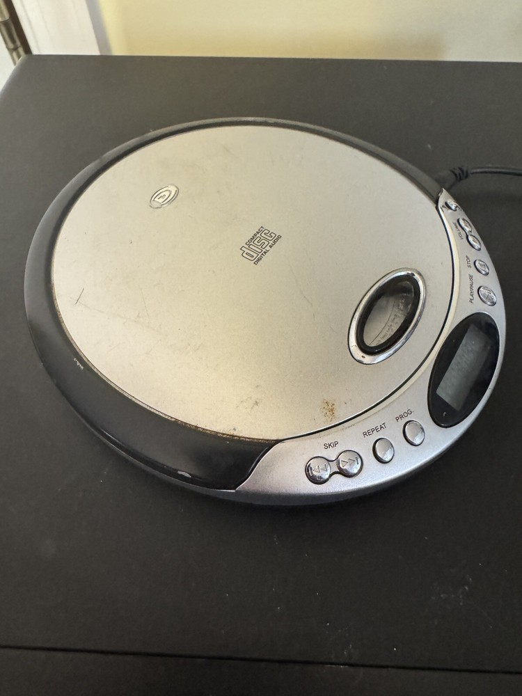 Durabrand Compact Disc CD Player Model CD-566 Digital Audio Portable Tested
