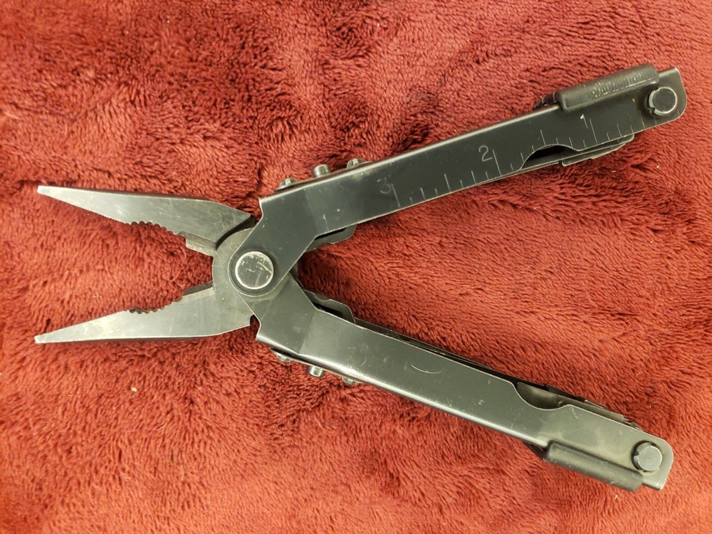 🔪 Gerber Multi Tool Black Needlenose MP600