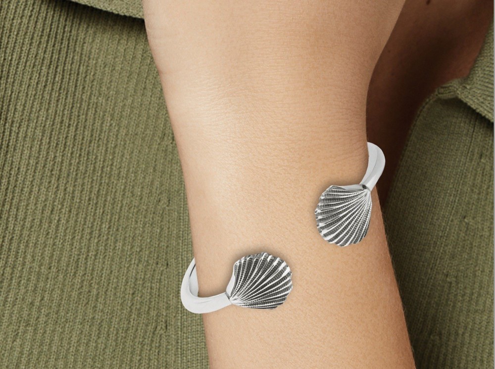 Brighton Hinged Seashell Bangle ( Retail For 88.00)