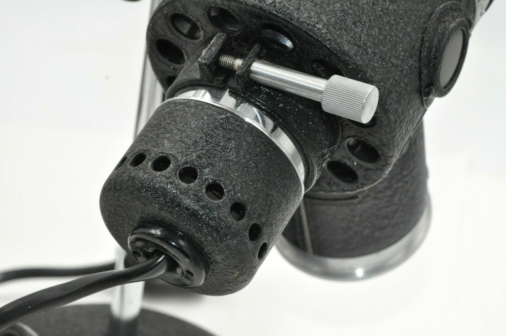 LEITZ TABLETOP ILLUMINATOR "MINT". ANTIQUE