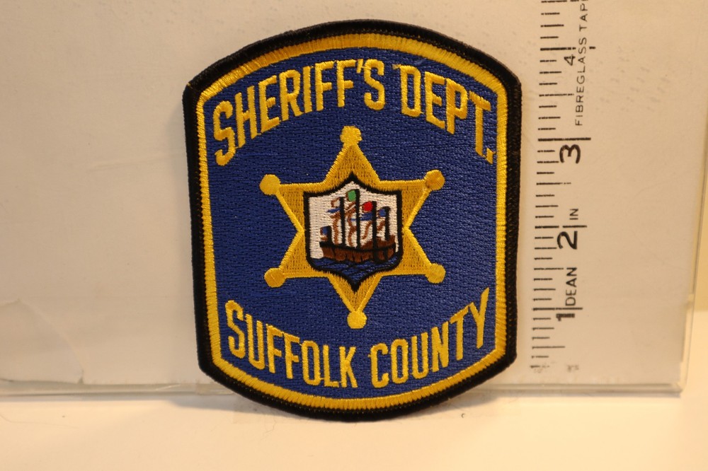 police patch  SUFFOLK COUNTY SHERIFF'S DEPT NEW YORK