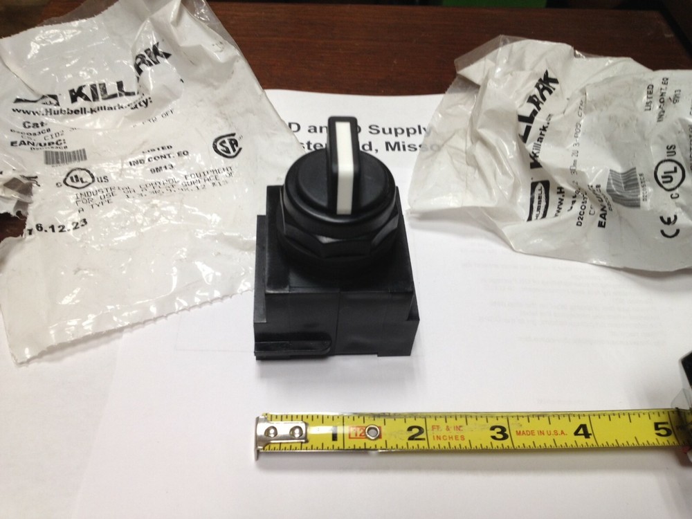 Killark D2CO53C8, 3-Position Control Station, Center Off, CID2 30mm
