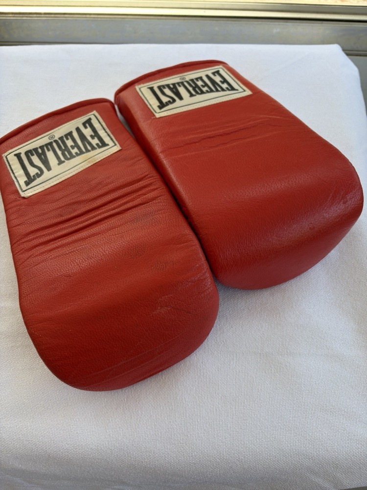 Everlast Laceless Boxing Gloves - Red