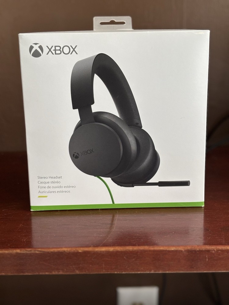 *NEW* Microsoft Xbox Headset connects to controller with wire