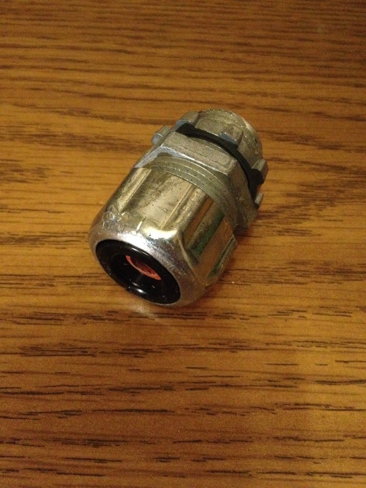 T&B 1/2" FLEXIBLE RUBBER CONDUIT ADAPTOR