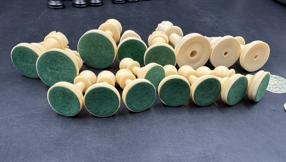 Vintage Chess Set Plastic 3.5" Kings