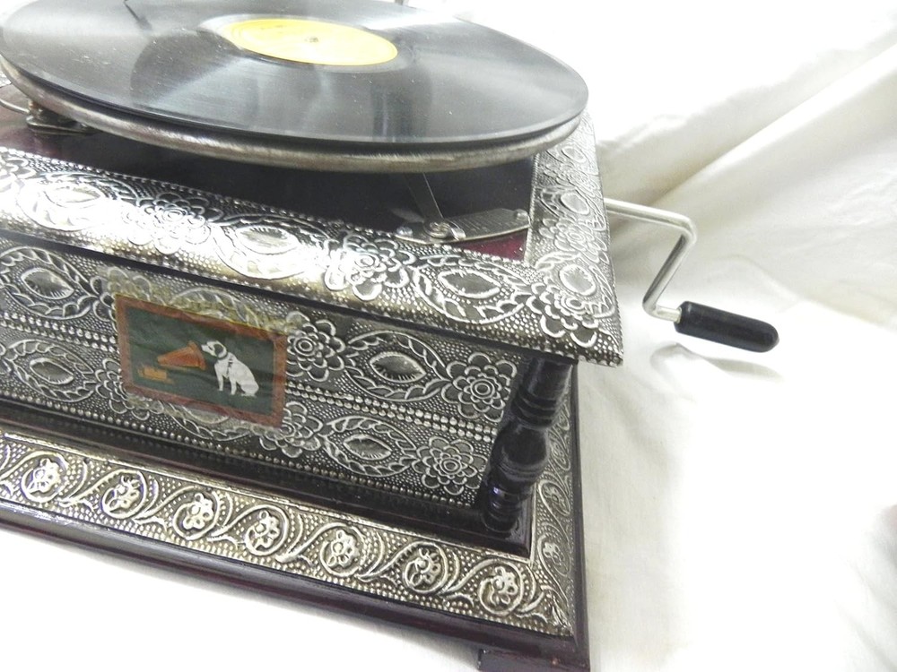 Win-up record player, Antique Gramophone, Fully Functional Working Phonograph