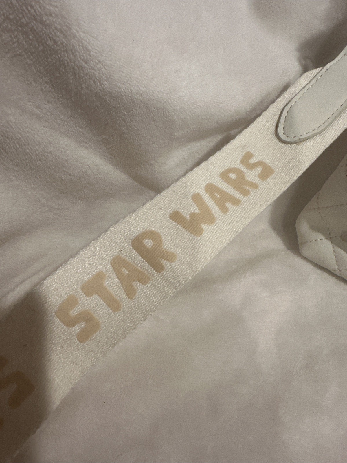 New Disney Parks 2023 Star Wars Grogu Crossbody Bag with Coin Purse White