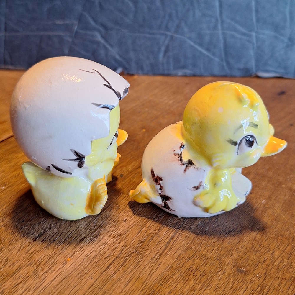 Vintage Chicks Hatching Eggs Ceramic Figurines Easter/Spring 2.5" Tall