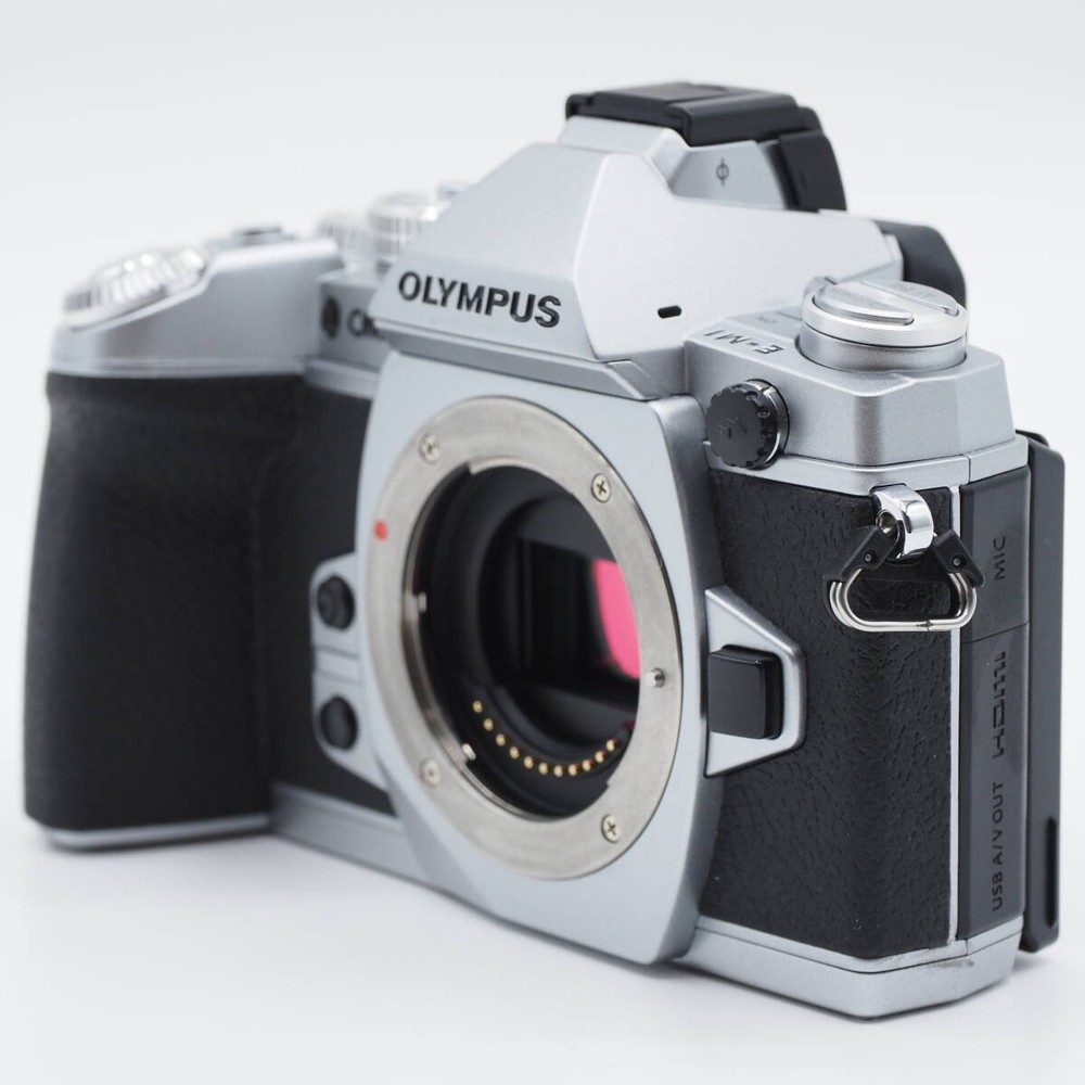 OLYMPUS OM-D E-M1 BODY SILVER 252812