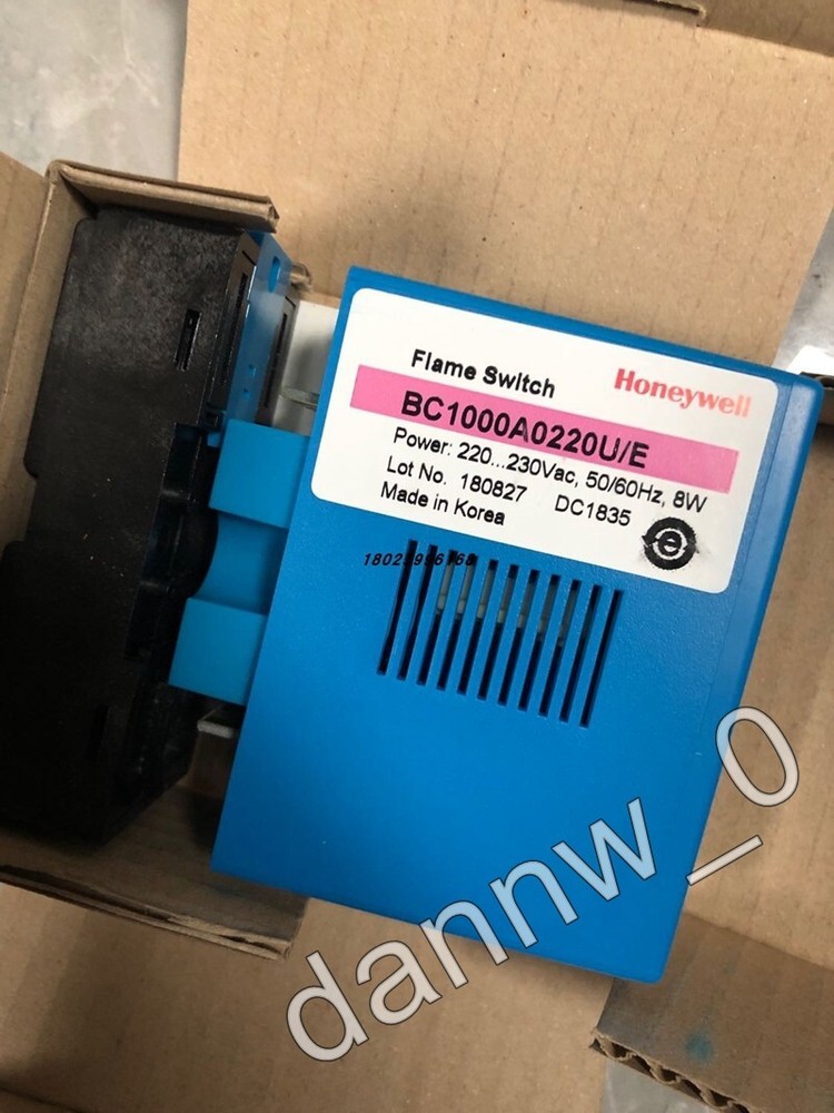 New in box Honeywell BC1000A0220U/E Flame Switch Controller