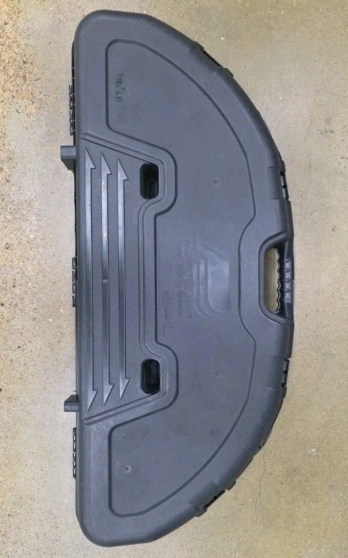 PLANO Pillarlock Lockable Compact Bow Arrow Storage Case USED LOCAL PICK-UP ONLY