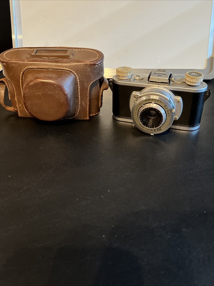 KODAK 35 F 4.5 Flash Diomatic Shutter With Case Untested As-Is