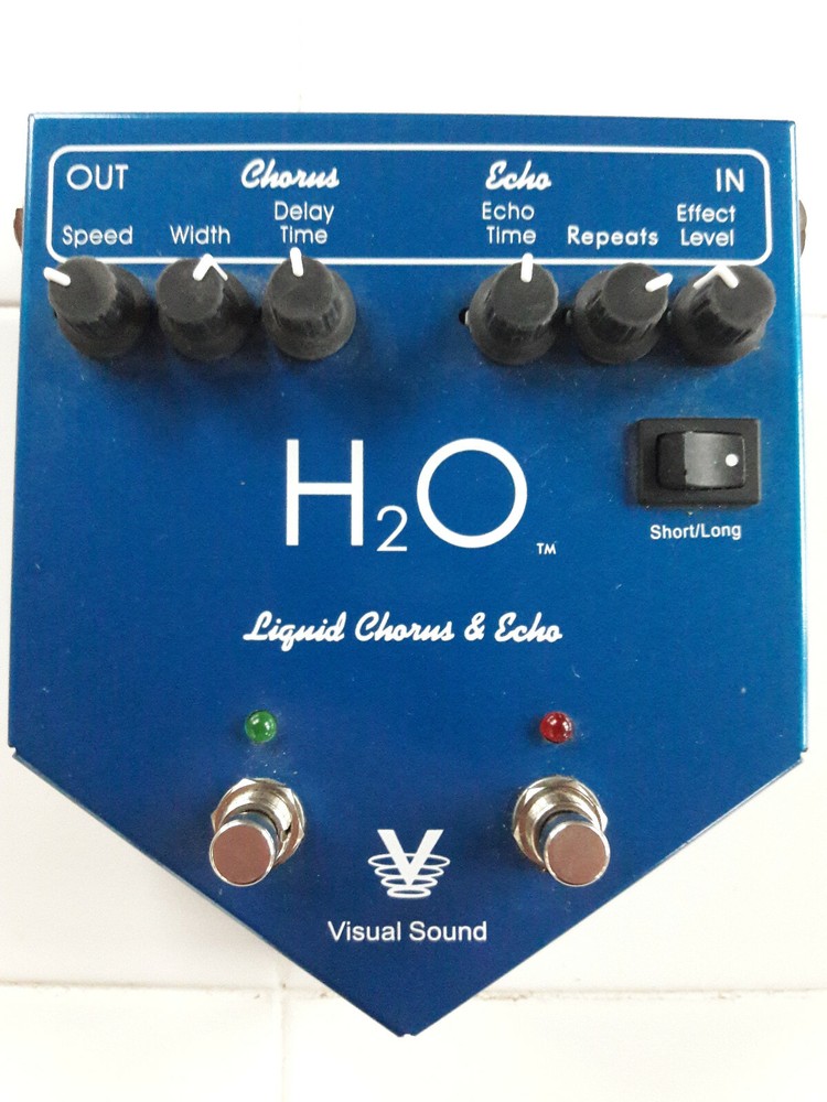 Visual Sound H2O Chorus and Echo / Delay Version 1 Effects Pedal