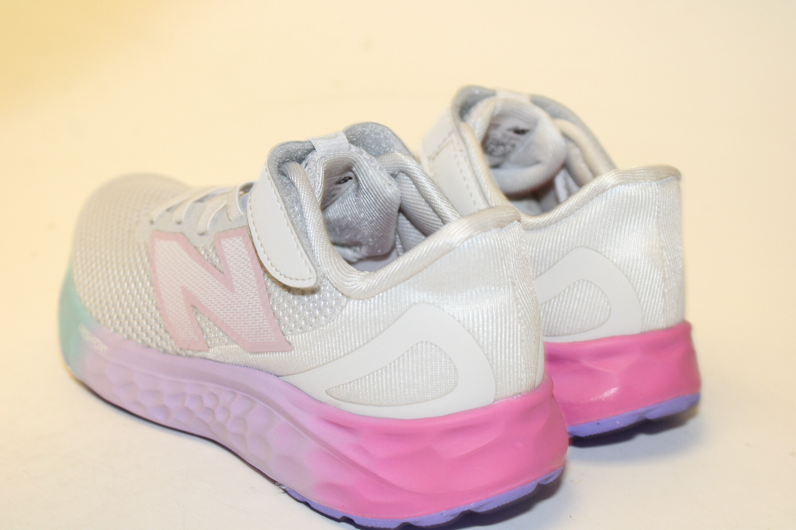 New Balance Fresh Foam NEW Arishi v4 Bungee Lace with Top Strap Girls Kids Youth