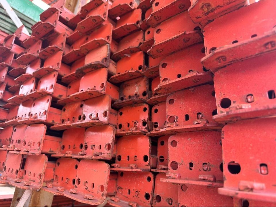 Used 96”x3” with 3/4 step Pallet Racking Teardrop Beams