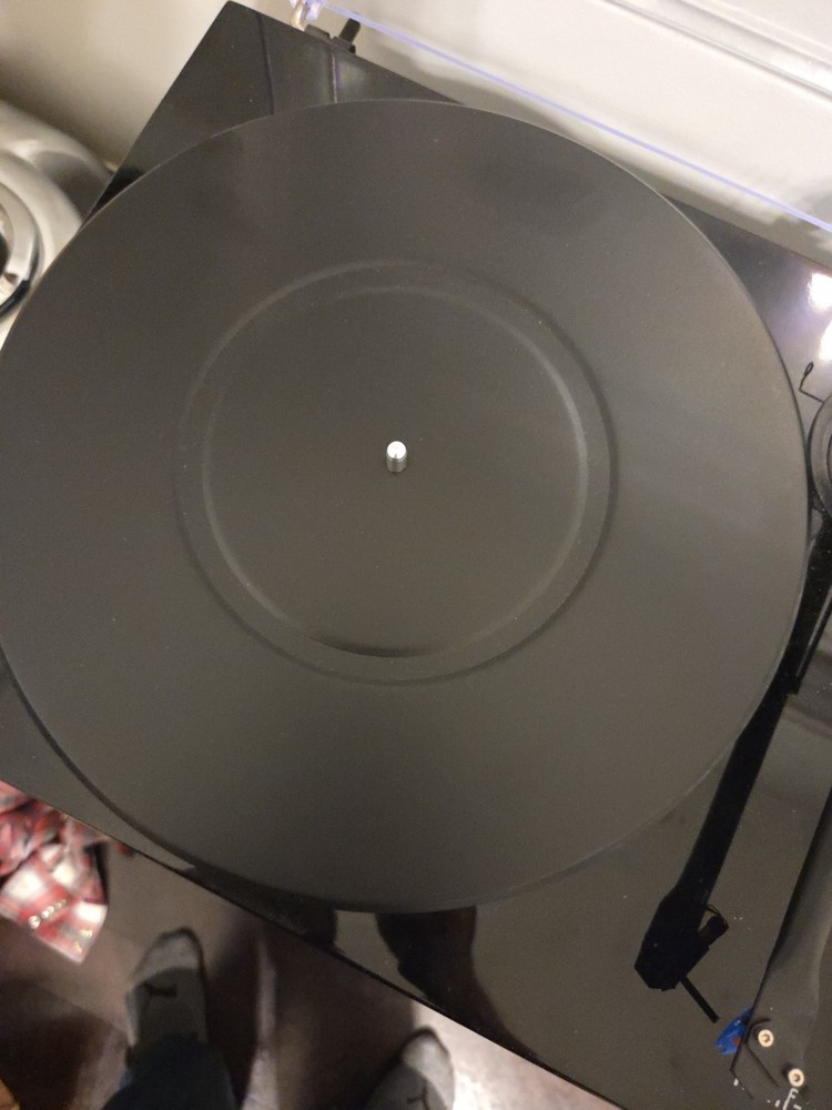 Music Hall MMF-2.2 TURNTABLE