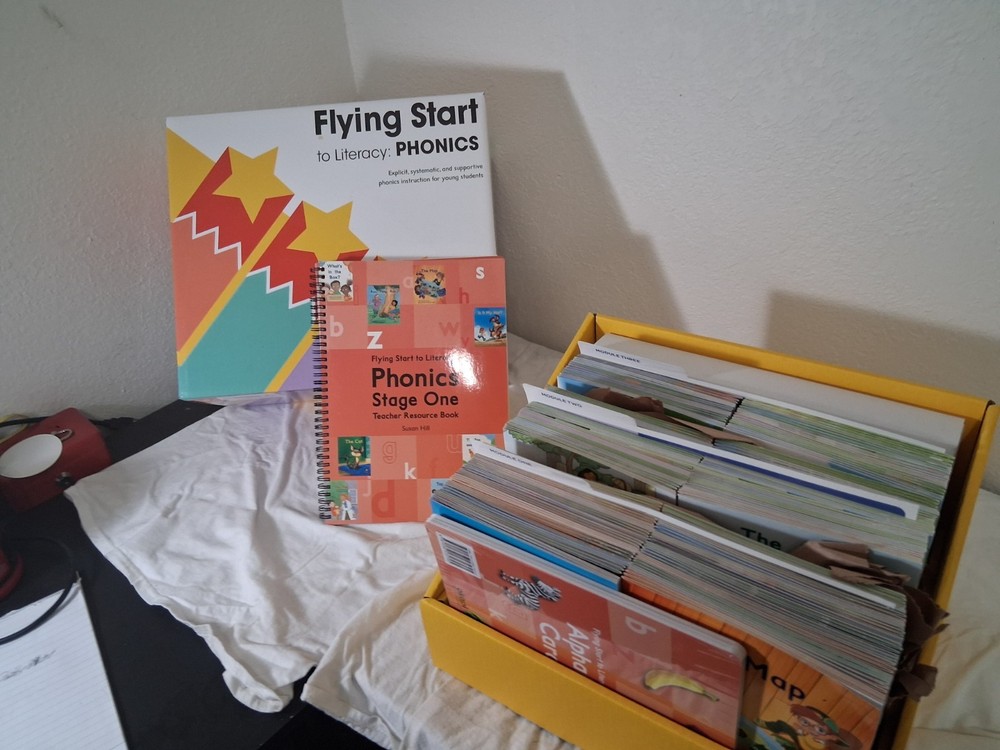 Okapi Educational Publishing Flying Start Phonics Stage One Books & Cards