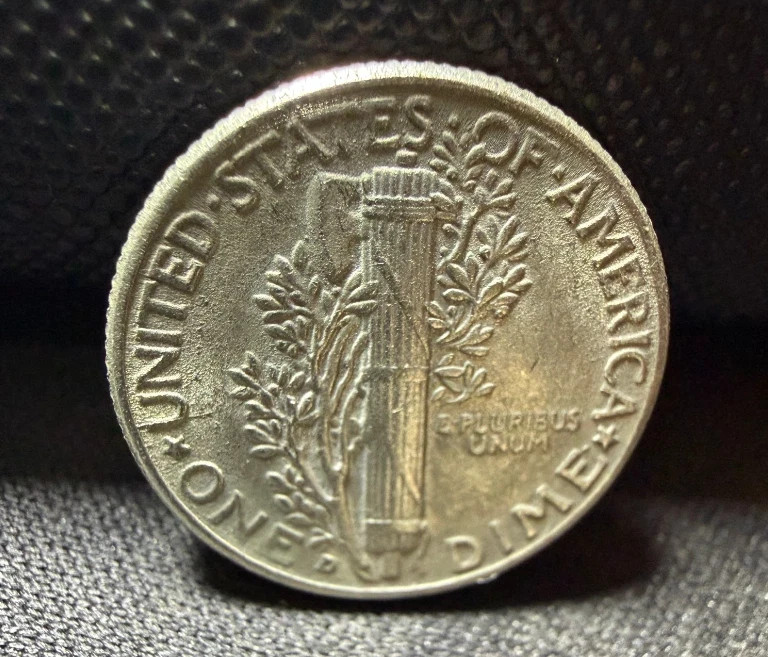 1921D Mercury Dime Low production in the first year As shown in the figure