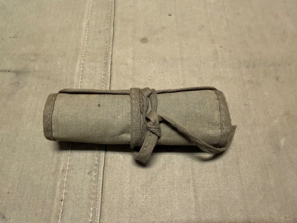 ORIGINAL WWII US ARMY INFANTRY PERSONAL SEWING KIT ROLL