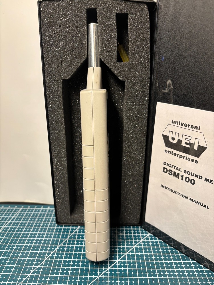 UEI Test Instruments DSM100 Digital Sound Meter, Tested Working, With Case