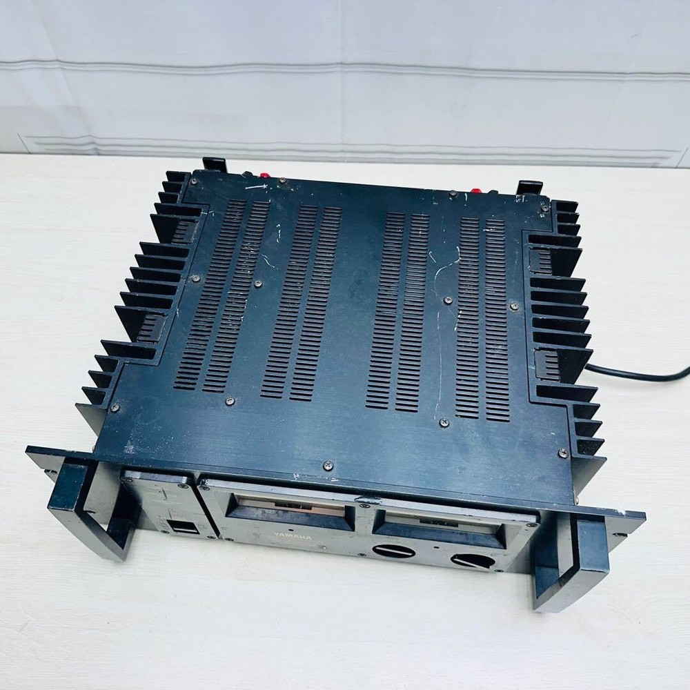 Yamaha PC2002M Professional Series Power Amplifier USED