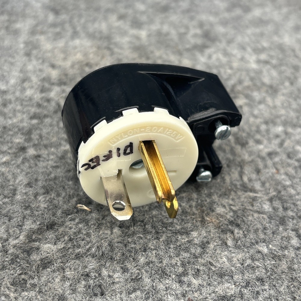 Bryant 5395 Angle Plug 20A 125V 2 Pole 3 Wire New