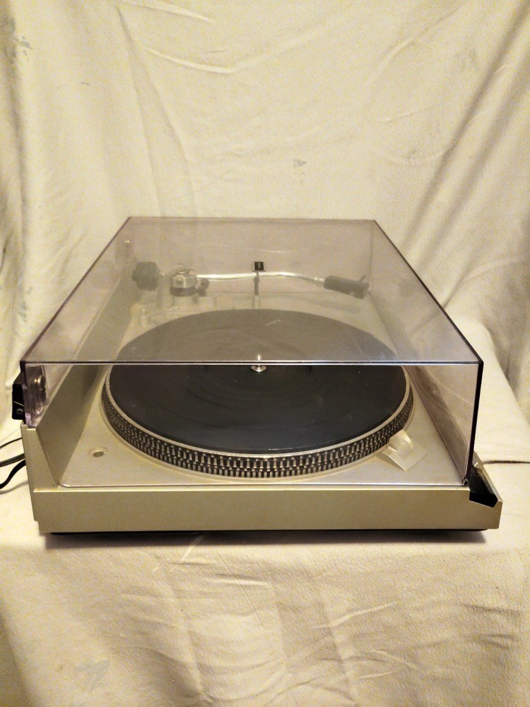 Technics SL-3350 Turntable