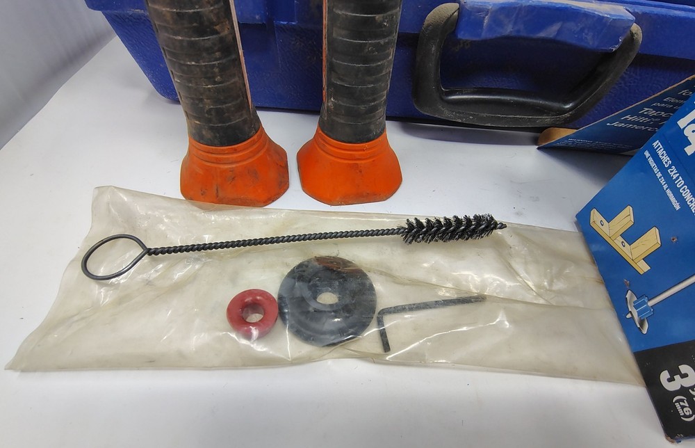 Powder Actuated Tool Ramset Bundle w/ Duo-Fast DF-27, Hammers, Pins Case