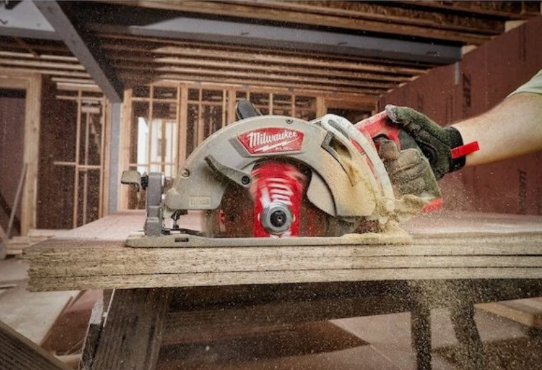 Milwaukee M18 Fuel 18V Brushless Circular Saw (2830-20)